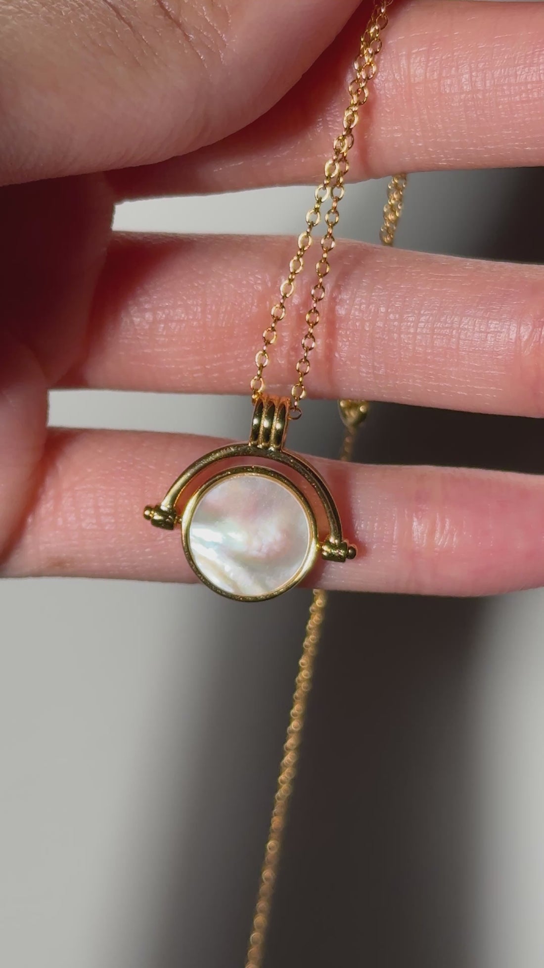 Mother Of Pearl Spin Disc Necklace